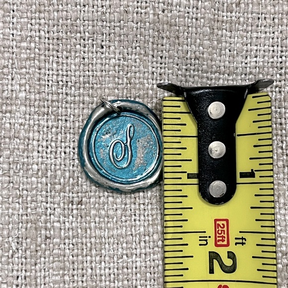 Initial “S” round pendant charm - silver and blue - Picture 4 of 4